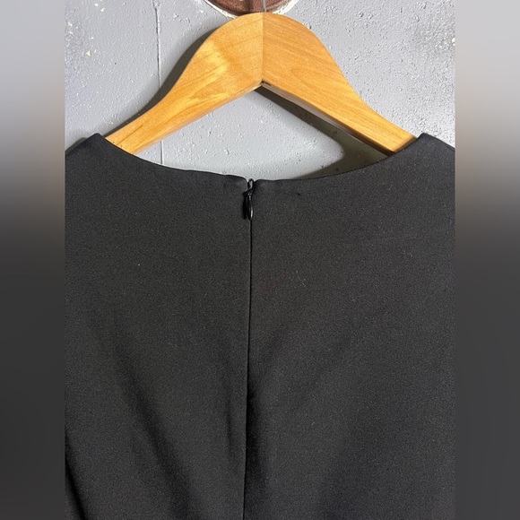 Everlane Long Sleeve Shift Dress in Black in size 4 - Picture 7 of 11